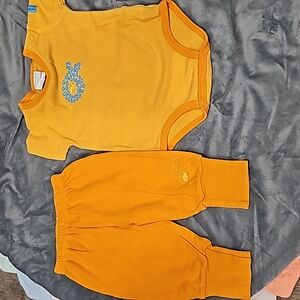 F Carters 2 peice onesie pants set 3-6mo., orange, fish, sea life cute adorable